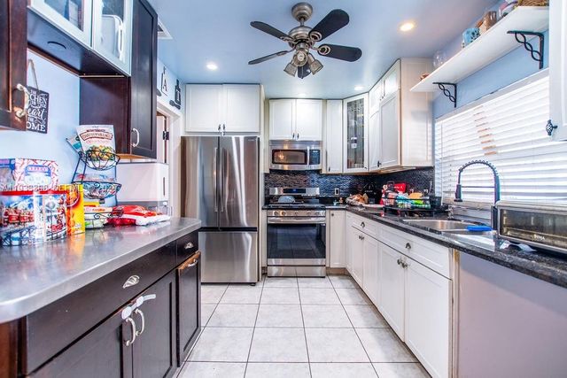 11751 NW 32nd Mnr, Sunrise, FL 33323