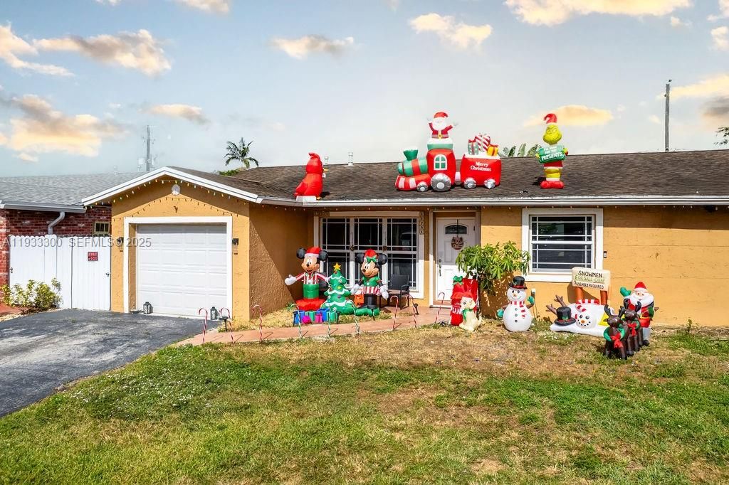 11751 NW 32nd Mnr, Sunrise, FL 33323