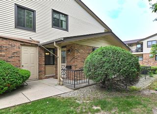 4502 S Greenridge CIRCLE, Greenfield, WI 53220