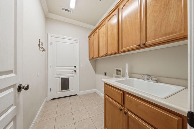 3594 Laramie Street, Redding, CA 96002