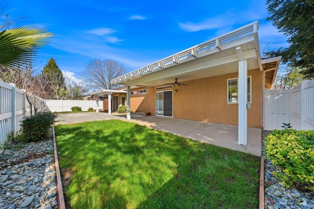 3594 Laramie Street, Redding, CA 96002