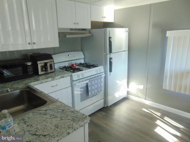 69 ELMWOOD AVE ELMWOOD AVE, Gloucester City, NJ 08030