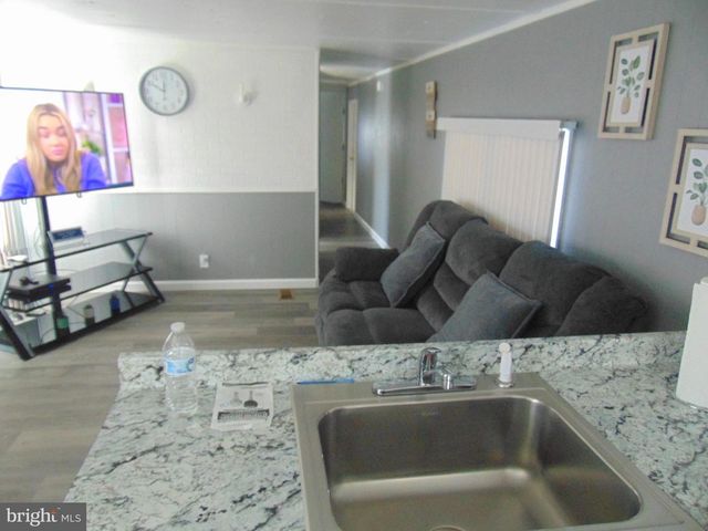 69 ELMWOOD AVE ELMWOOD AVE, Gloucester City, NJ 08030