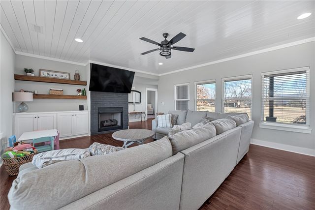 11775 Giles Road, Farmington, AR 72730