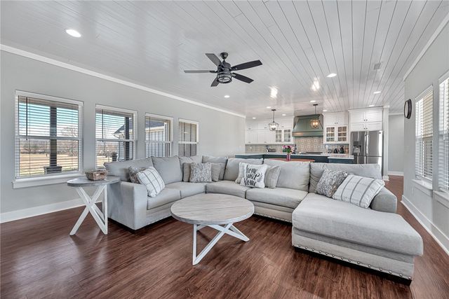 11775 Giles Road, Farmington, AR 72730