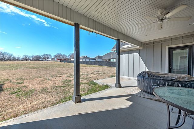 11775 Giles Road, Farmington, AR 72730