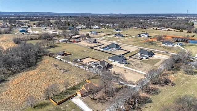 11775 Giles Road, Farmington, AR 72730