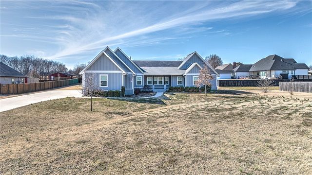 11775 Giles Road, Farmington, AR 72730