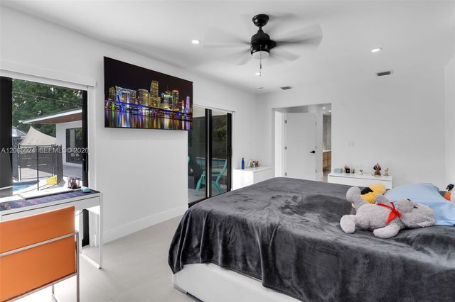 11243 SW 174th Ter, Miami, FL 33157