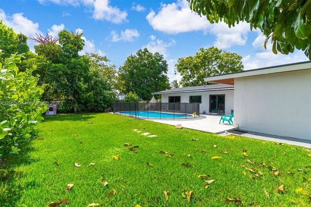 11243 SW 174th Ter, Miami, FL 33157