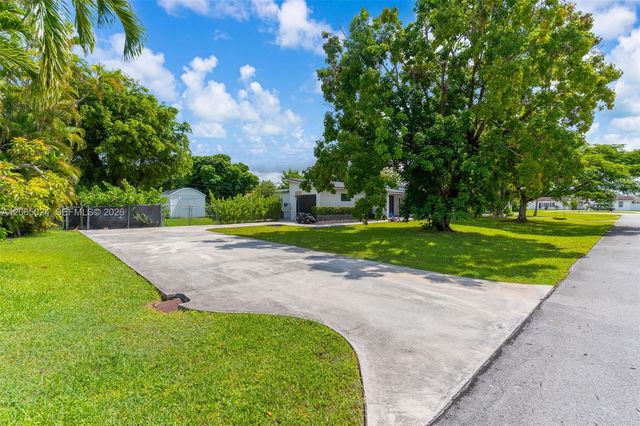 11243 SW 174th Ter, Miami, FL 33157