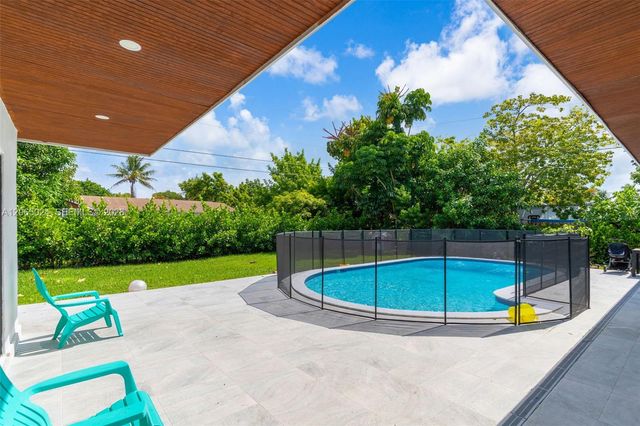 11243 SW 174th Ter, Miami, FL 33157
