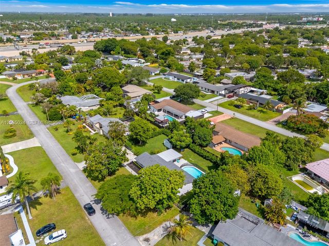 11243 SW 174th Ter, Miami, FL 33157