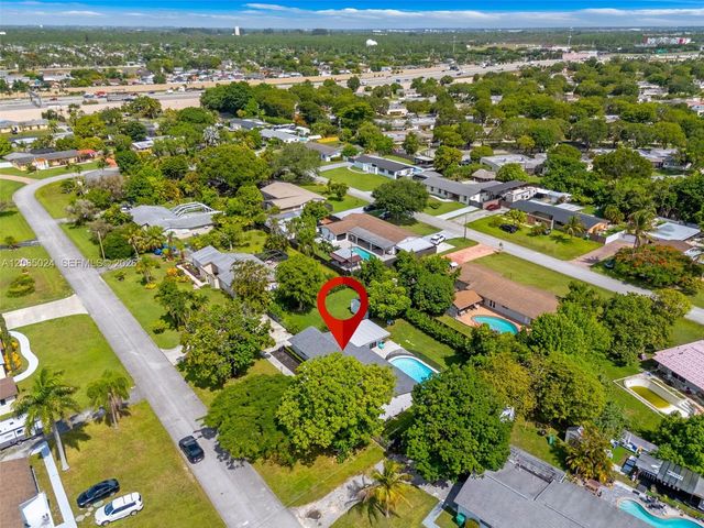 11243 SW 174th Ter, Miami, FL 33157