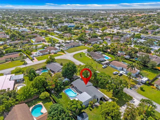 11243 SW 174th Ter, Miami, FL 33157