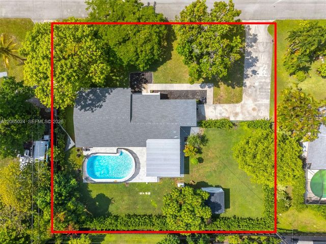11243 SW 174th Ter, Miami, FL 33157