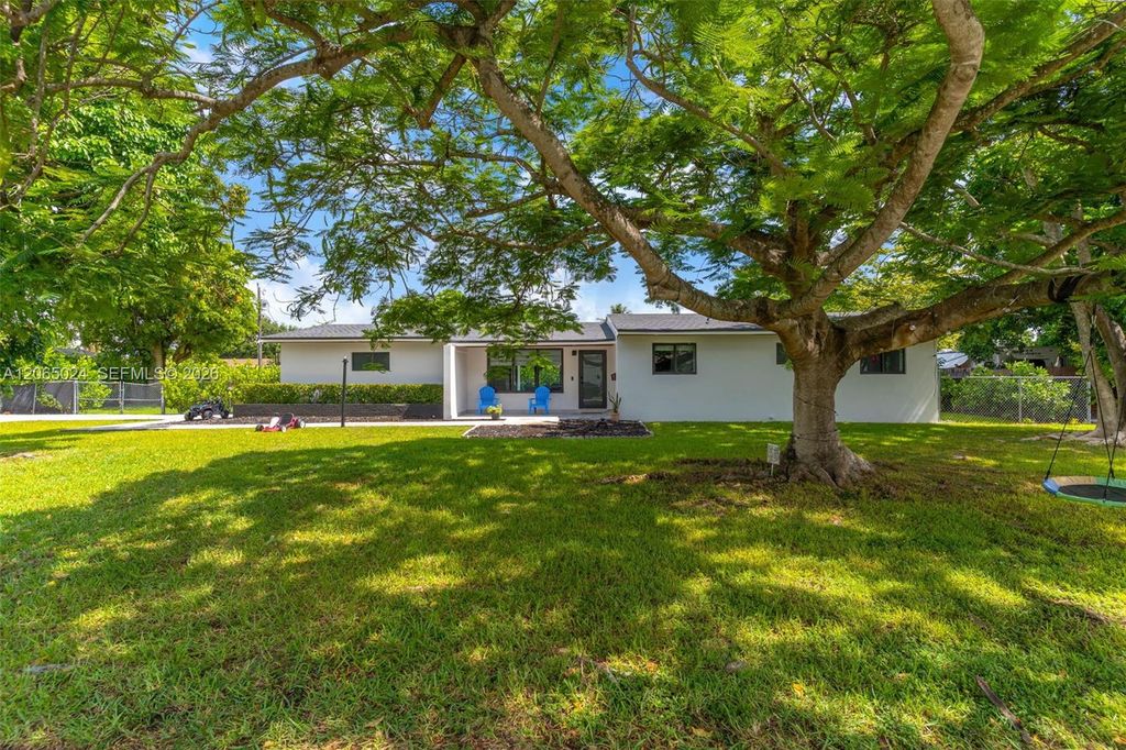 11243 SW 174th Ter, Miami, FL 33157