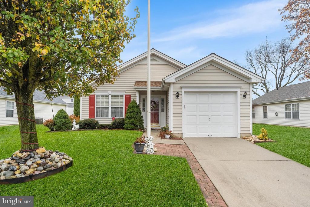 64 MAPLE LEAF CIR, Sewell, NJ 08080