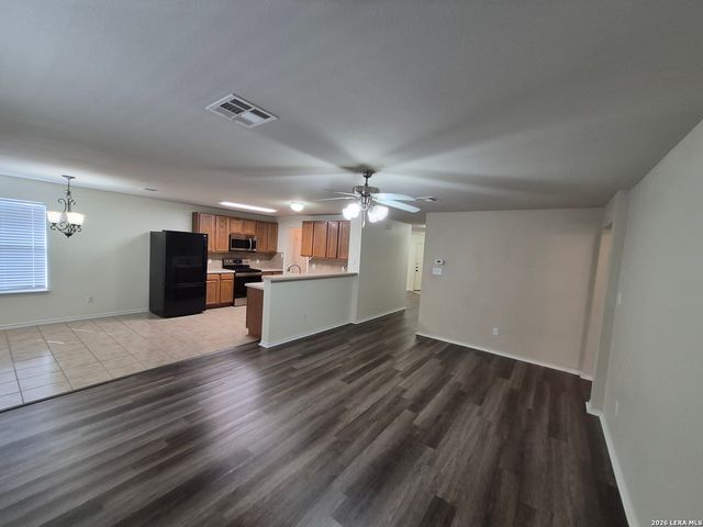 216 HEREFORD ST, Cibolo, TX 78108