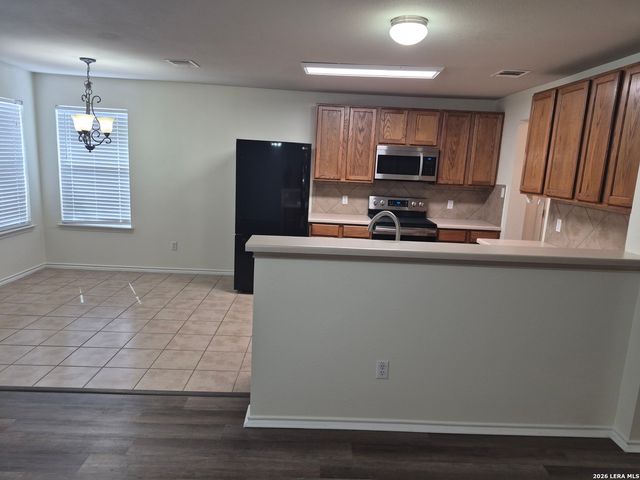 216 HEREFORD ST, Cibolo, TX 78108
