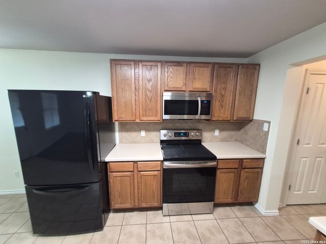 216 HEREFORD ST, Cibolo, TX 78108