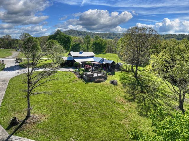 112 Loving Meadows Lane, Morganton, GA 30560