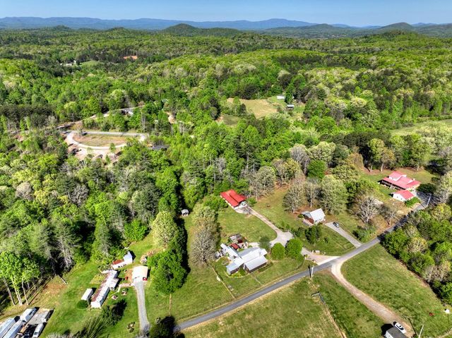 112 Loving Meadows Lane, Morganton, GA 30560