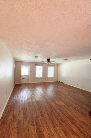 10991 Gilmore Rd, Cleveland, TX 77328
