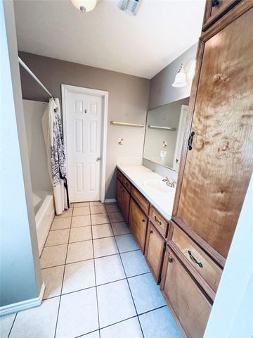 10991 Gilmore Rd, Cleveland, TX 77328