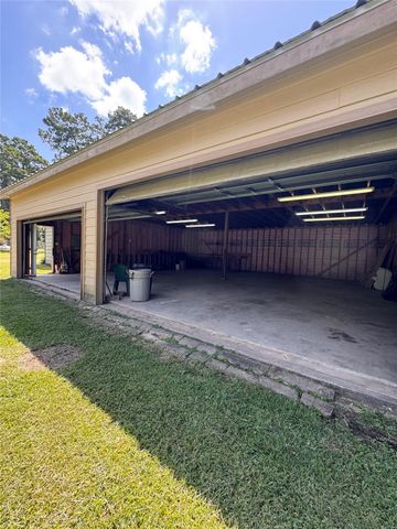 10991 Gilmore Rd, Cleveland, TX 77328