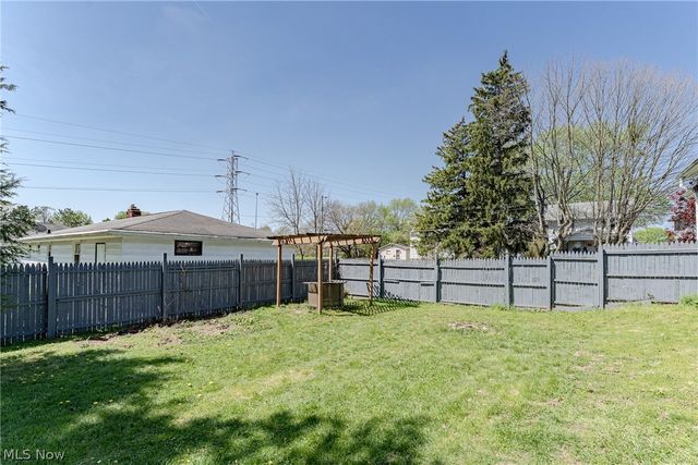 2597 Christensen Avenue, Akron, OH 44314