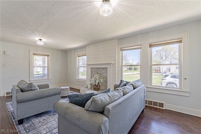 2597 Christensen Avenue, Akron, OH 44314