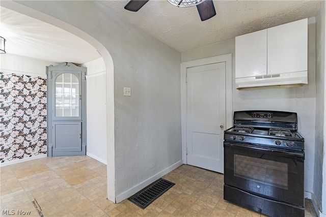 2597 Christensen Avenue, Akron, OH 44314