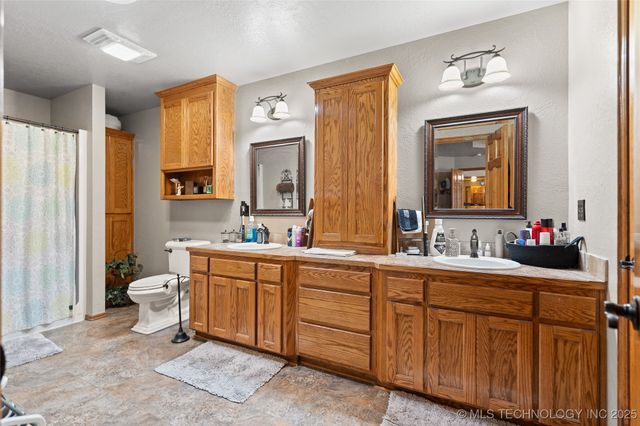 1661 Frontier, Ardmore, OK 73401