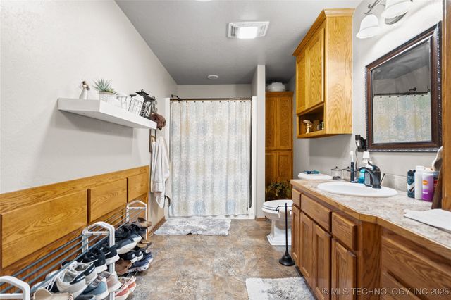 1661 Frontier, Ardmore, OK 73401