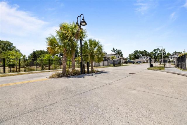 201 LAROCCA COURT, Palm Harbor, FL 34683