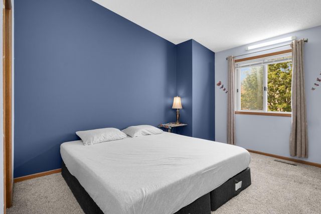 15822 Griffon Path, Apple Valley, MN 55124