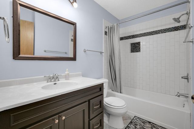 15822 Griffon Path, Apple Valley, MN 55124