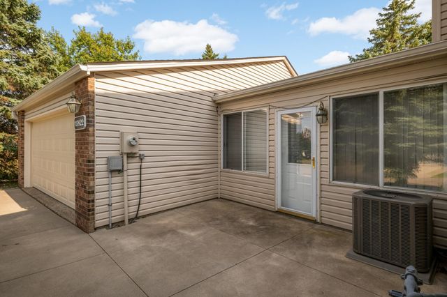 15822 Griffon Path, Apple Valley, MN 55124