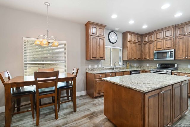 645 Cambridge, New Braunfels, TX 78132