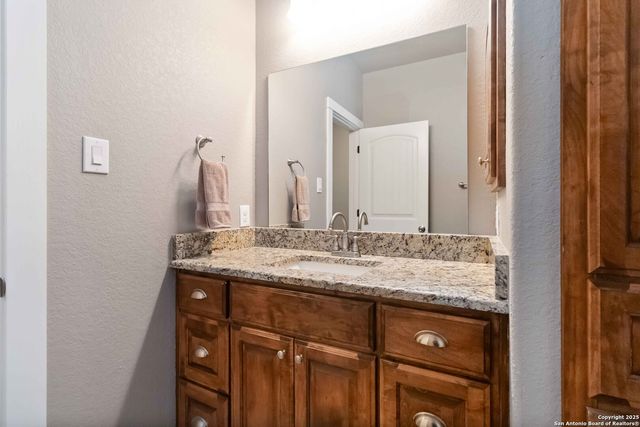 645 Cambridge, New Braunfels, TX 78132