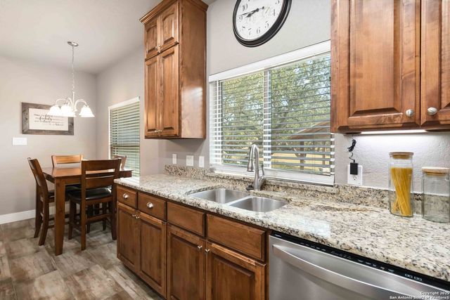 645 Cambridge, New Braunfels, TX 78132