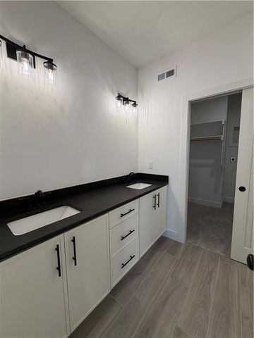 22146 W 116th Terrace, Olathe, KS 66061