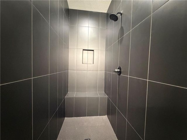 22146 W 116th Terrace, Olathe, KS 66061