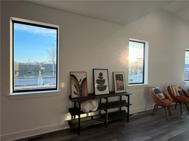 22146 W 116th Terrace, Olathe, KS 66061