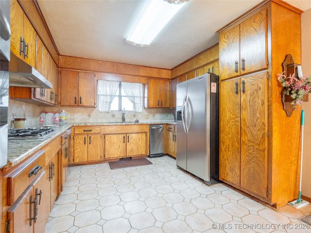 2909 N Hickory, Mcalester, OK 74501