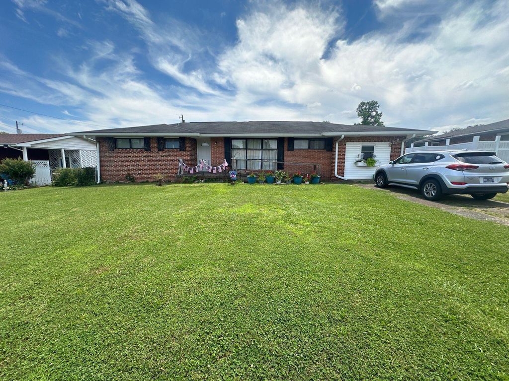 1124 Collins Circle, Chattanooga, TN 37411