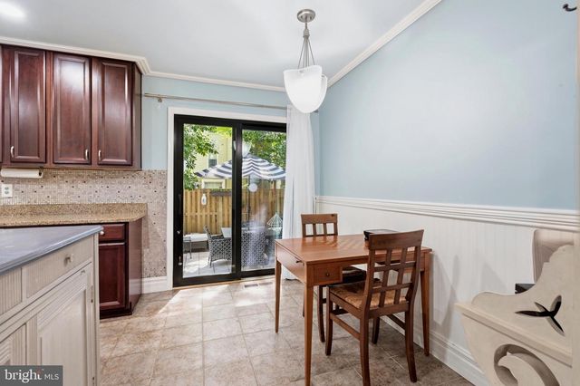 9913 KINGSBRIDGE DR, Fairfax, VA 22031