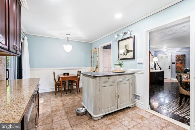 9913 KINGSBRIDGE DR, Fairfax, VA 22031