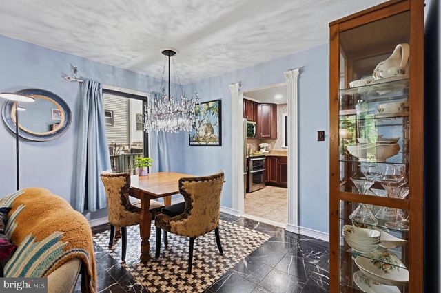 9913 KINGSBRIDGE DR, Fairfax, VA 22031